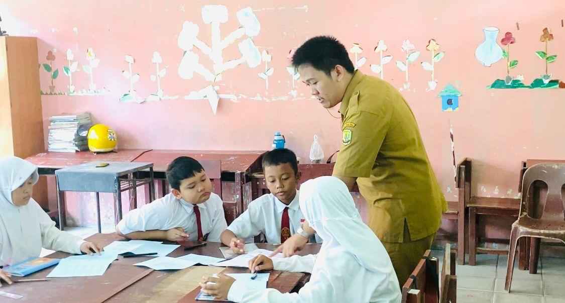 Suasana belajar mengajar di salah satu SDN di Tanjungpinang. (ft kominfotjpinang)