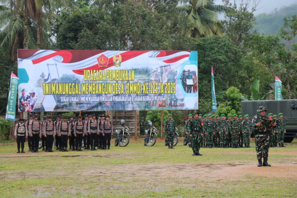Upacara pembukaan TMMD ke-123 di Natuna, pagi tadi. (ft rusdi)