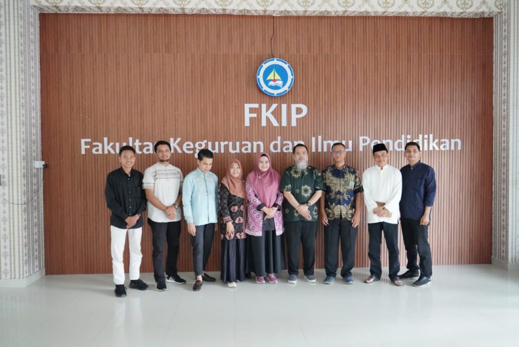 BGP Kepri dan FKIP UMRAH bersinergi tanggapi keluhan lulusan PPG, foto bersama usai pertemuan, pagi tadi. (ft wandy)
