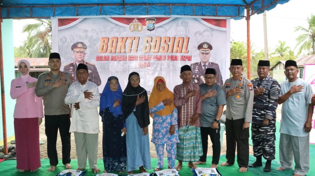 Bakti Sosial Polres Lingga dalam rangka HUT ke-20 Polda Kepri, pagi tadi. (ft gafar)