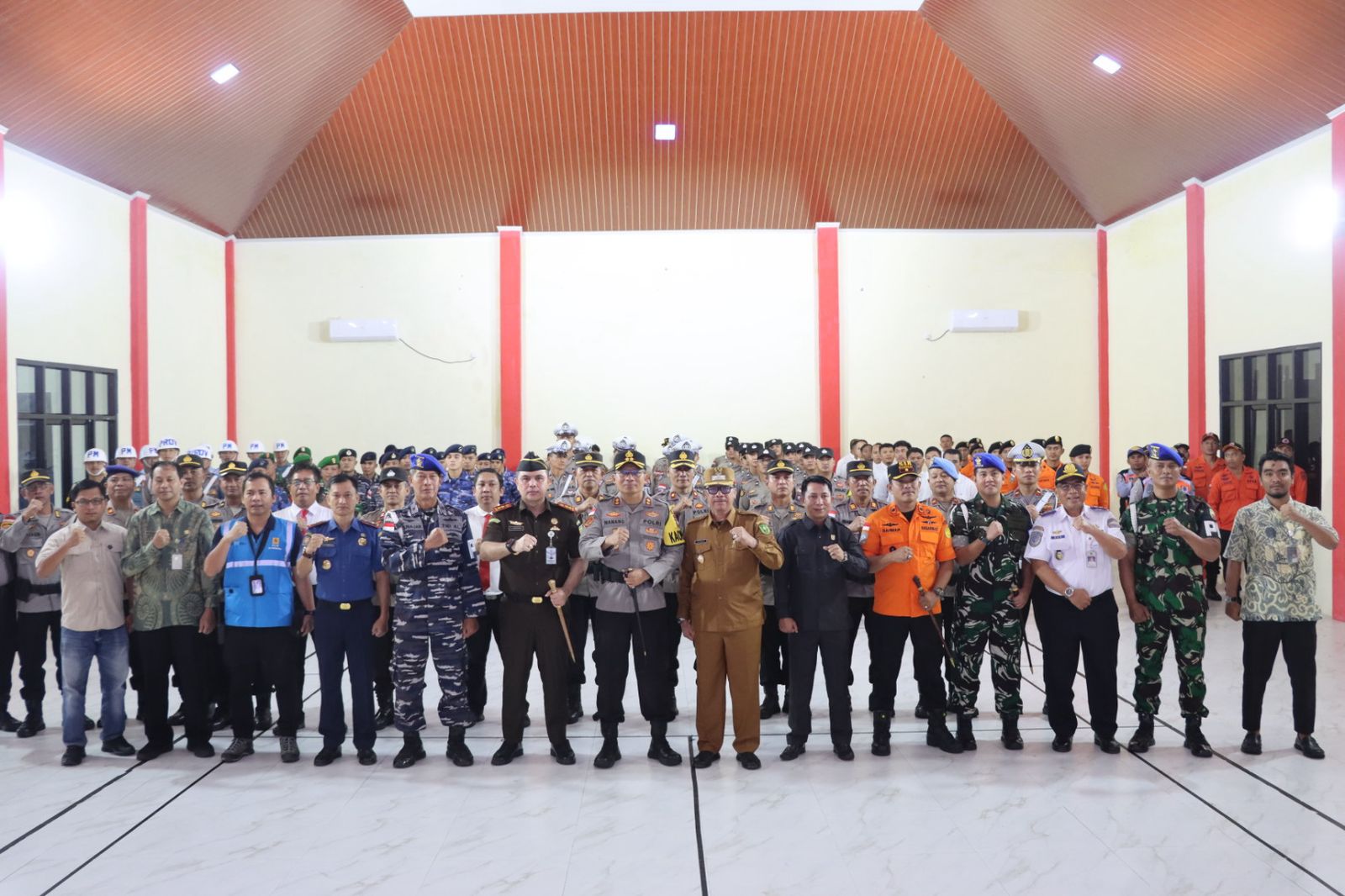 Berfoto bersama usai apel di Mapolres Natuna, pagi tadi. (ft rusdi)