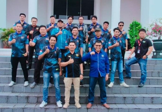 Pengurus PWI Natuna berfoto bersama. (ft rusdi)