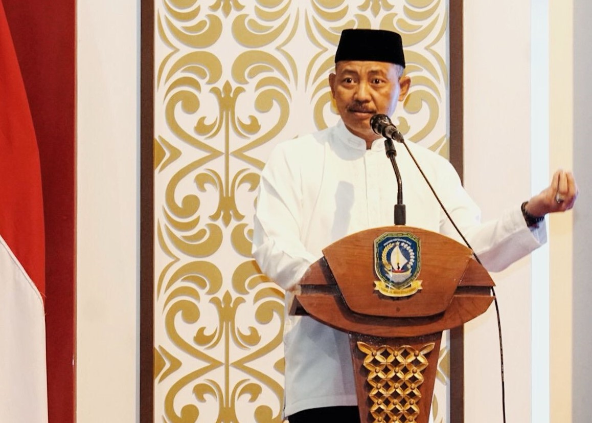 Sekdaprov Kepri saat membuka Konsultasi Publik KLHS untuk RPJMD Provinsi Kepri Tahun 2025-2029 di Aula Wan Sri Beni, pagi tadi. (ft kominfokepri)