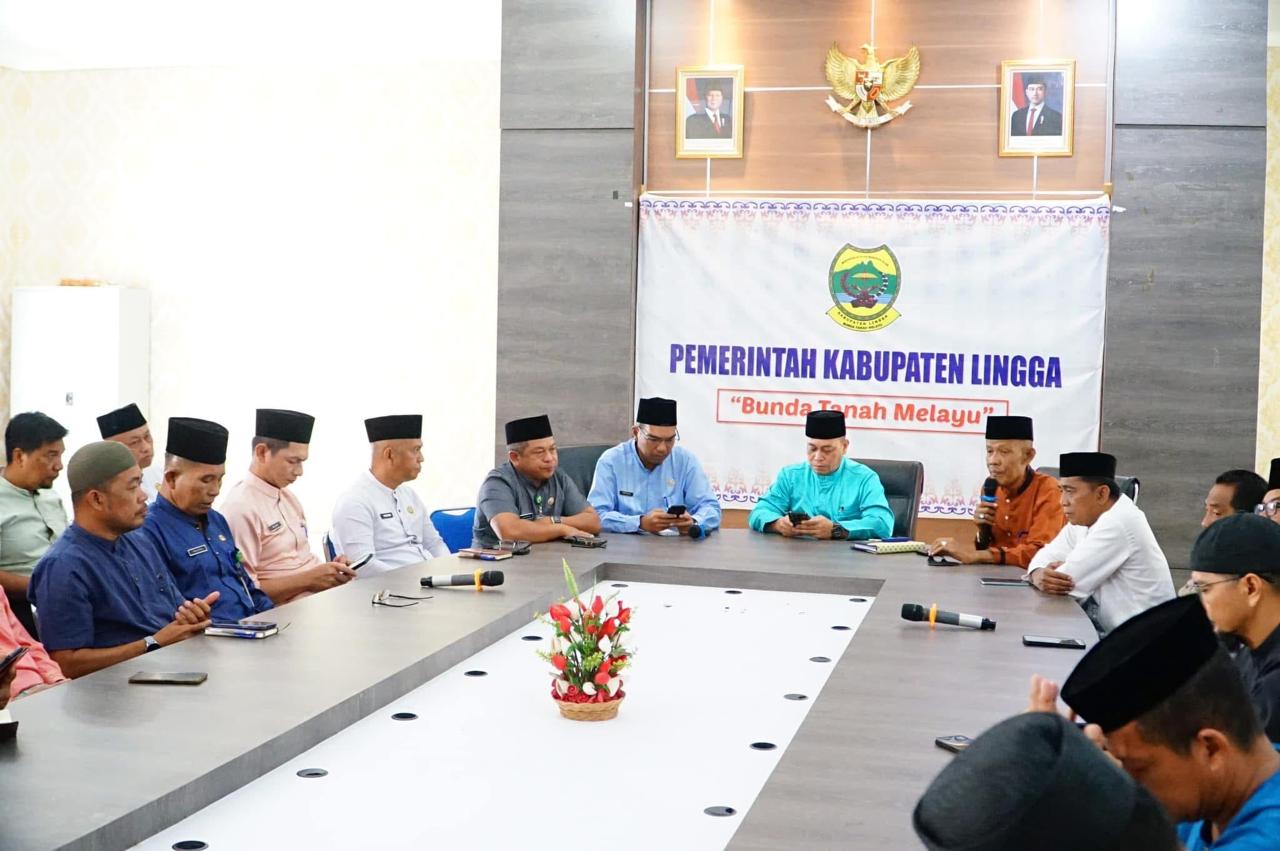 Suasana Rakor antara bupati, wakil bupati dan kepala OPD di Pemkab Lingga, kemarin. (ft gafar)