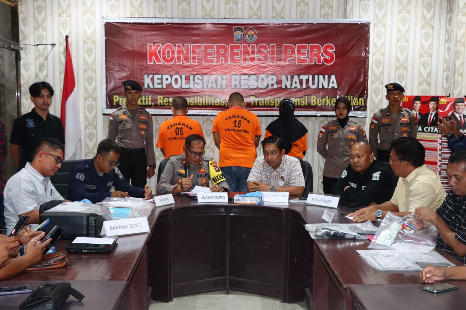 Suasana konferensi pers terkait pengungkapan arisan bodong di Mapolres Natuna, pagi tadi. (ft rusdi)