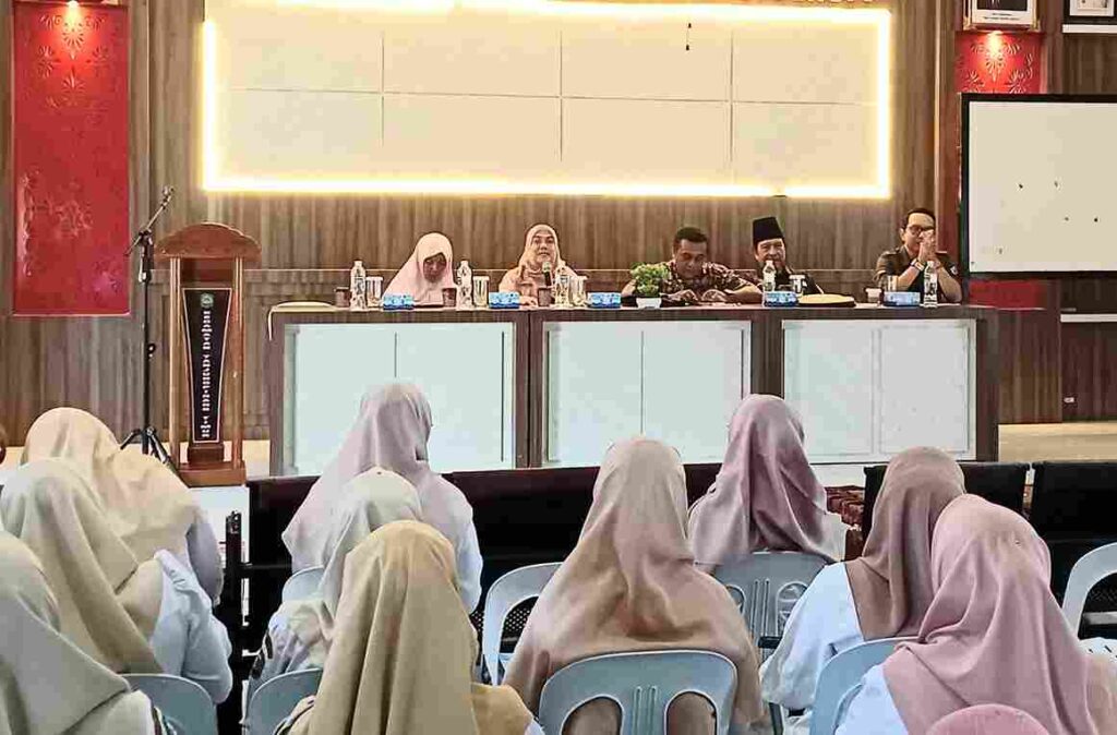 DPK saat menyosilisasikan lomba bertutur, siang tadi. (ft kominfotjpinang)