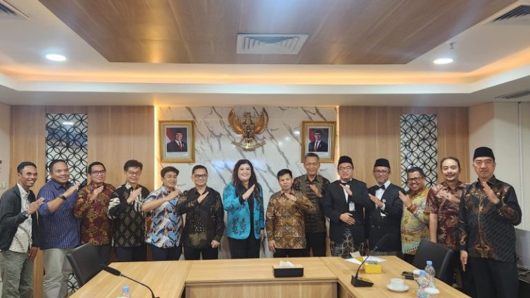 Rapat rencana pengembangan Asrama Haji dan penggunaan Asrama Haji Batam sebagai Embarkasi dan Debarkasi haji tahun 2026 hingga 2028, Kamis pekan kemarin. (ft humasbpbatam)