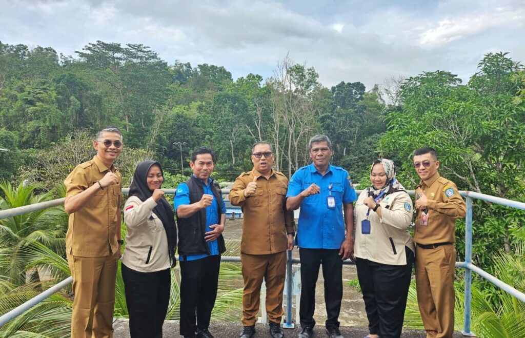Wakil Gubernur Kepri, Nyanyang Haris Pratamura saat meninjau Waduk Sungai Pulai, Tanjungpinang., kemarin sore. (ft kominfokepri)