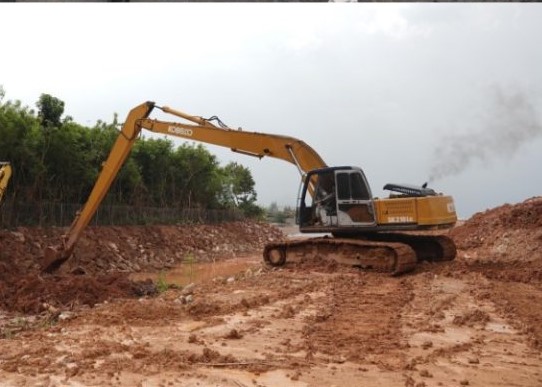 Proses pembangunan drainase di Bengkong, foto kemarin. (ft humasbpbatam)