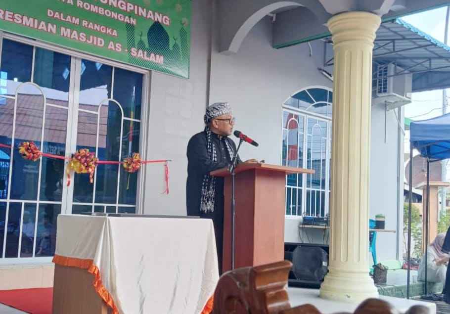 Wako Lis saat meresmikan Surau As Salam jadi masjid, siang tadi. (ft prokopimtpi)
