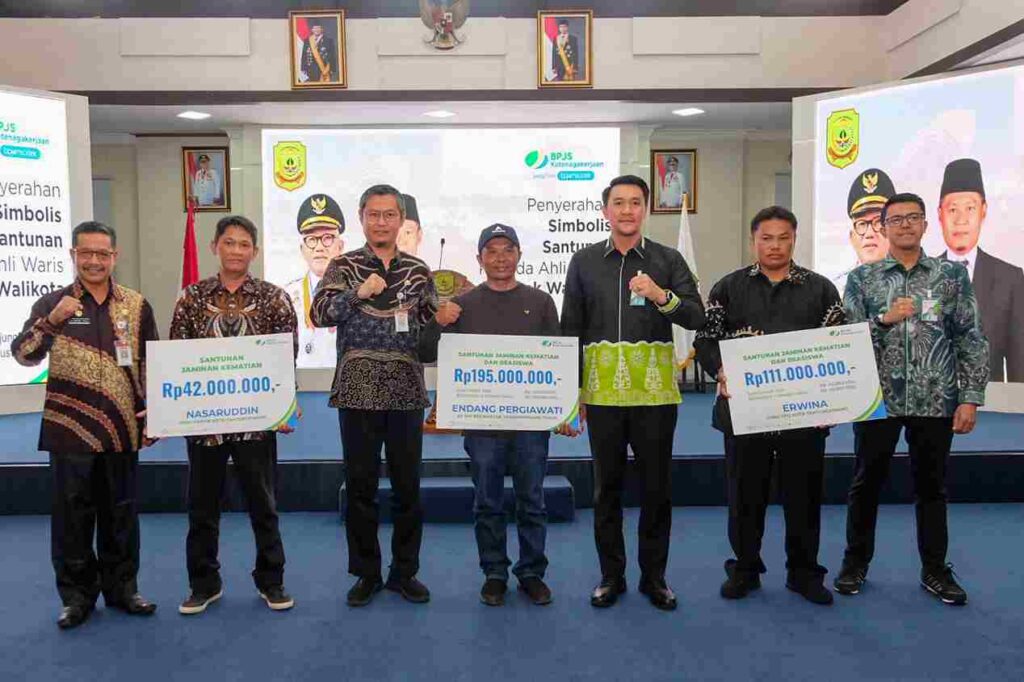 Sekda Zulhidayat saat pembukaan FGD BPJS Naker, kemarin. (ft kominfotpi)