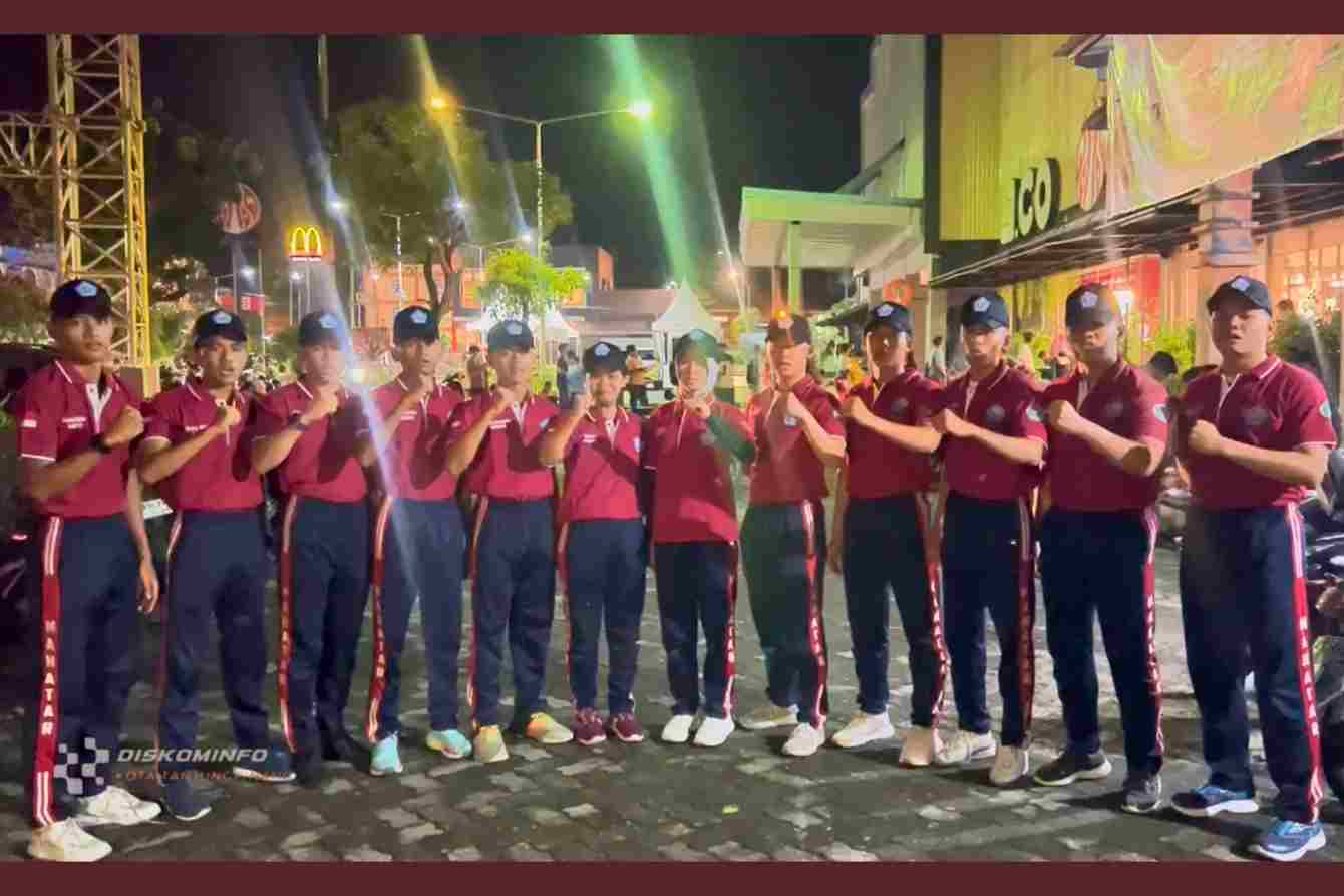 Taruna AMNI Semarang saat akan mengkuti Gerak Jalan HUT RI di Tanjungpinang, semalam. (ft kominfotpi)