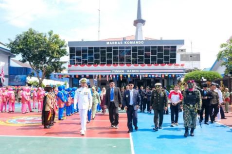 Bupati saat menghadiri upacara HUT TNI ke-80 di Lanal Tbk. pagi tadi. (ft prokopim)