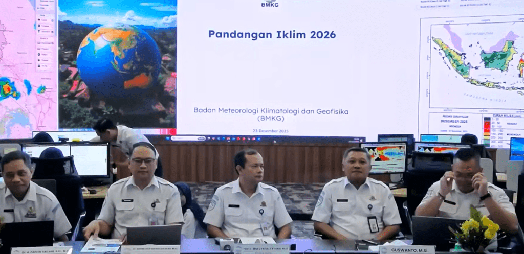 Jajaran BMKG saat konferensi pers mengenai Climate Outlook 2026 di Jakarta, Selasa (23/12/2025). (ft bmkg)