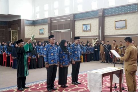 Bupati Iskandarsyah Lantik dan Ambil Sumpah ASN serta PPPK Tahap II Pemkab Karimun