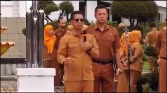 927 PPPK Paruh Waktu Karimun Terima SK Pengangkatan, Bupati Iskandarsyah: Kontrak Dievaluasi Tiap Tahun