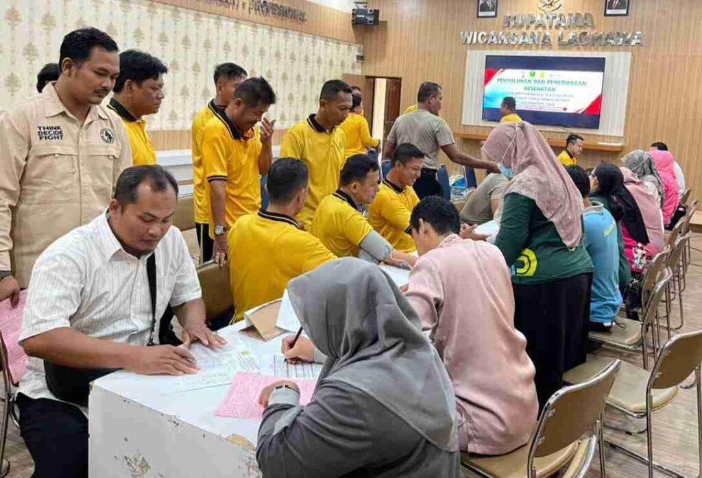 Dinkes saat menggelar kegiatan pemeriksaan rontgen paru, skrining Penyakit Tidak Menular (PTM), dan skrining Tuberkulosis (TB) di Polresta Tanjungpinang, pagi tadi, (ft dinkestpinang)