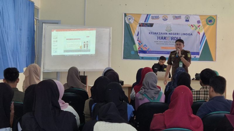 Kejari Lingga saat sosialiasi ke Mahasiswa terkait pemberantasan korupsi, pagi tadi. (ft humaskejarilingga)
