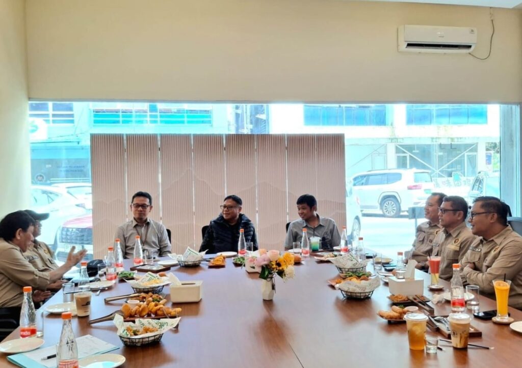 Suasana pertemuan BI Kepri dengan Pengurus PWI Kepri, kemarin siang. (ft ramondamora)