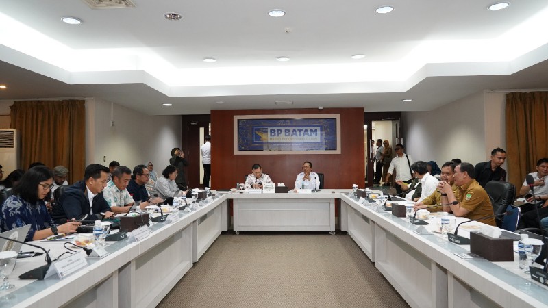 Badan Pengusahaan (BP) Batam bersama Kementerian Koordinator Bidang Perekonomian dan Kementerian Energi dan Sumber Daya Mineral (ESDM) membahas rencana pelaksanaan kebijakan Jaringan Gas (Jargas) di Kota Batam, Senin (22/12/2025). (ft humasbpbatam)