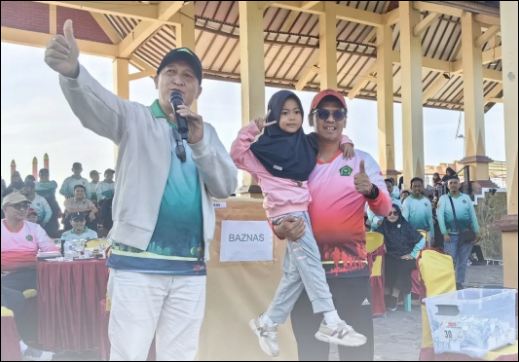 Peringati HAB Kemenag ke-80, Bupati Iskandarsyah Pimpin Jalan Sehat di Coastal Area