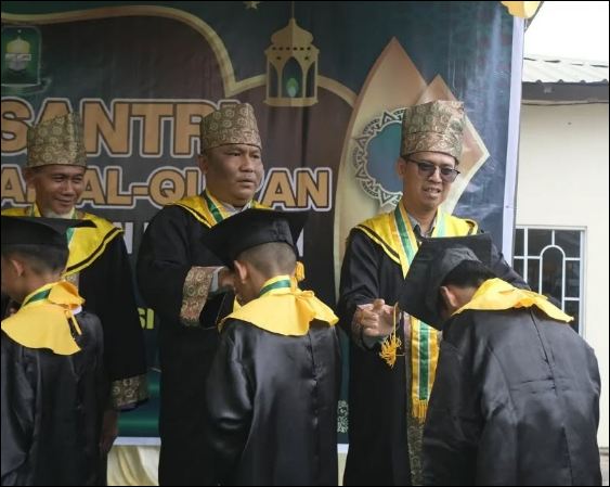 Mencetak Generasi Qur’ani, Bupati Iskandarsyah Hadiri Wisuda Santri TPQ Kecamatan Moro dan Sugie Besar