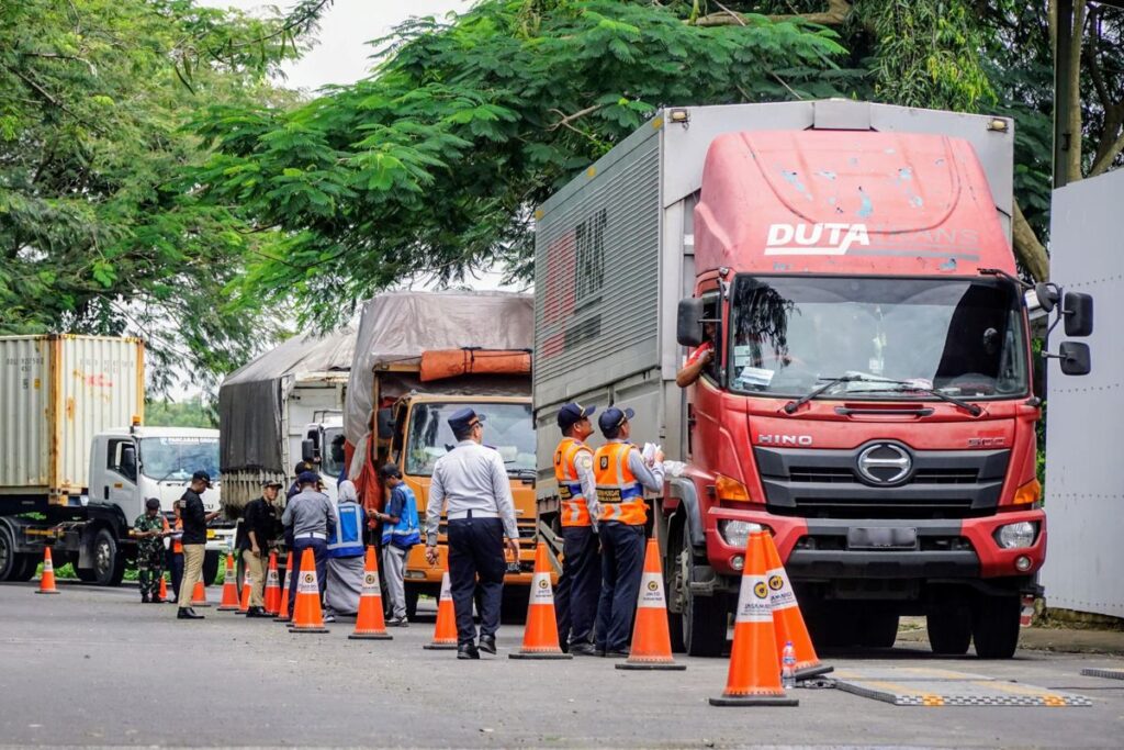 Direktorat Jenderal Perhubungan Darat Kemenhub memberlakukan Sistem Informasi Manajemen Pengujian Kendaraan Bermotor Terintegrasi Penuh (SIM PKB Fullcycle) secara nasional per 2 Januari 2026. (ft humaskemenhub)