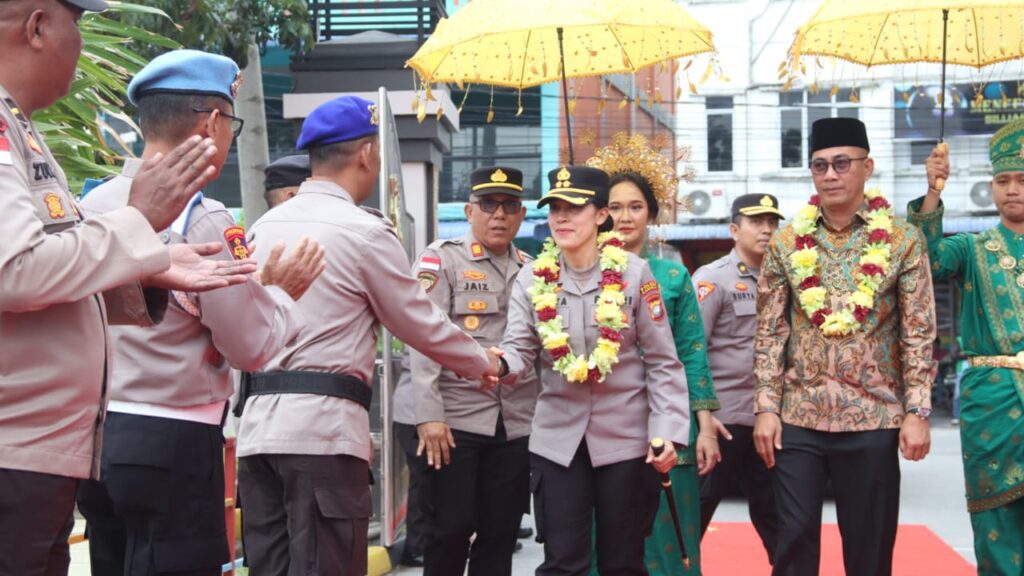 Jajaran Polres Karimun saat menyambut Kapolres yang baru, pagi tadi. (ft msaimi)