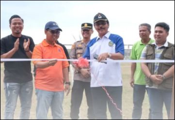 Buka Turnamen Sepak Bola Teratai Cup I, Bupati Iskandarsyah Berharap Lahirkan Bibit Atlet Unggul di Stadion Badang Perkasa