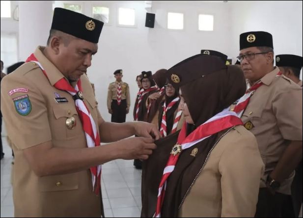 Wakil Bupati Rocky Lantik Pengurus Kwarran Pramuka Kundur dan Resmikan Sekretariat Baru