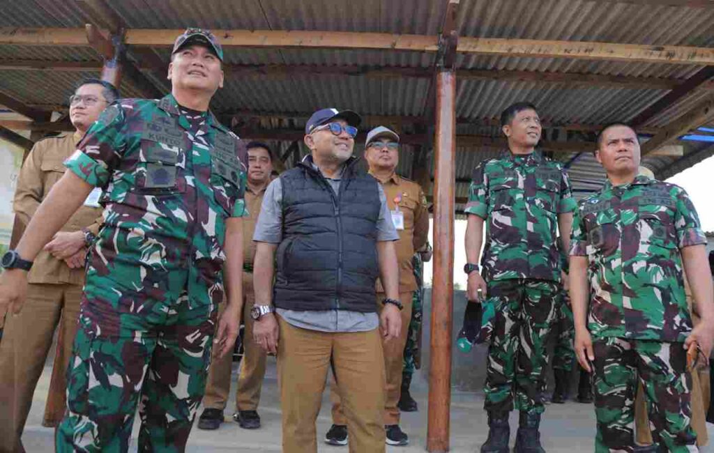 Wali Kota Lis bersama Pangkogabwilhan I Tinjau Lahan Pertanian Pendukung Ketahanan Pangan di Tanjungpinang, kemarin. (ft kominfotpi)
