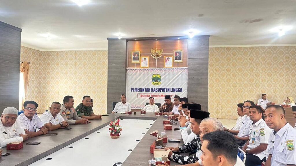 Bupati Nizar saat memimpin Rakor Sambut Ramadan, kemarin. (ft kominmfolingga)