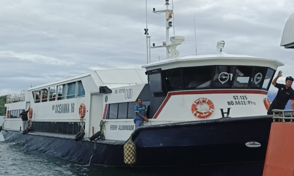 Kapal Oceana rute Dabo Batam, belum lama ini. (ft wandy)