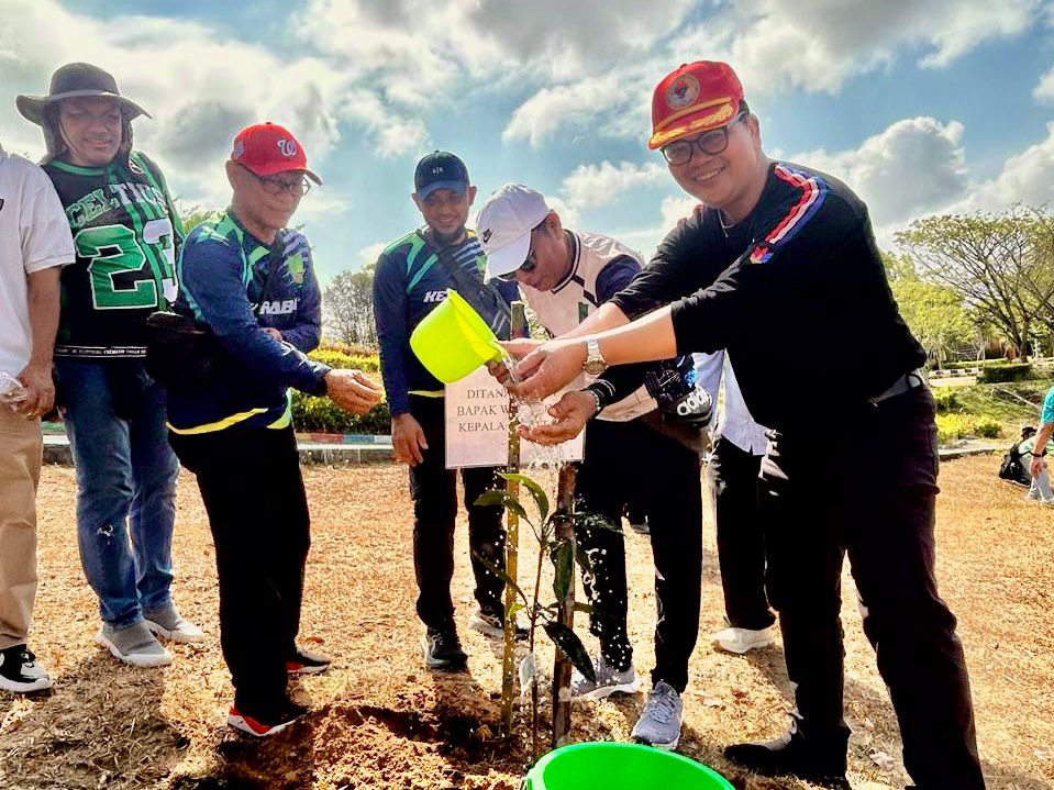 Gema Batam ASRI, Diskominfo dan Insan Media Hijaukan Kebun Raya Batam
