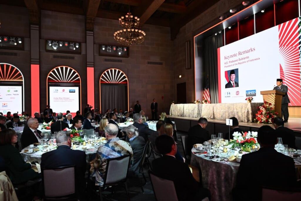 Presiden Republik Indonesia, Prabowo Subianto, menyampaikan optimisme kuat terhadap masa depan hubungan Indonesia dan Amerika Serikat dalam sambutannya pada Gala Iftar Dinner Business Summit di U.S. Chamber of Commerce, Washington DC, kemarin. (ft bpmisetpres)
