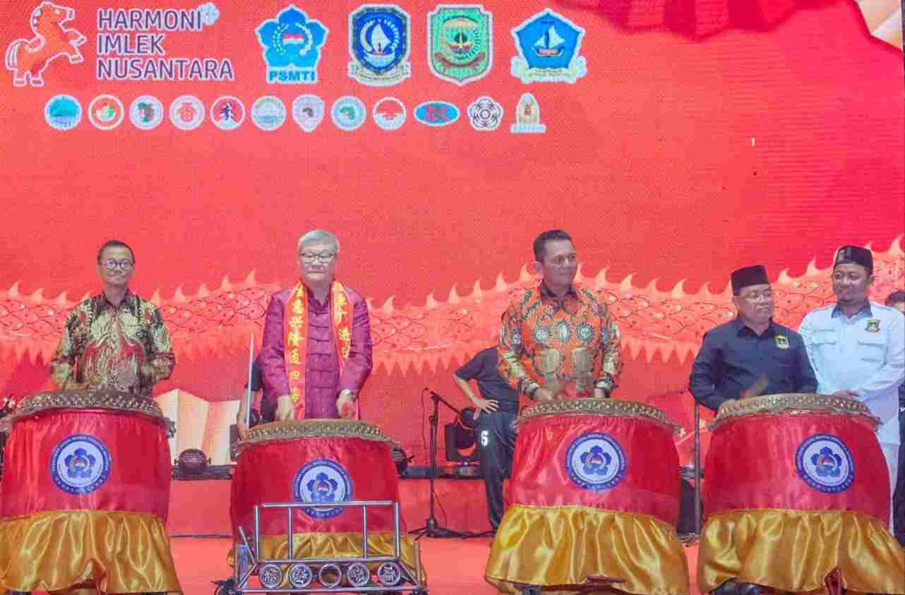 Ribuan Warga Padati Kota Lama, Wawako Raja Ariza Ajak Momentum Imlek 2577 Pererat Persatuan di Tanjungpinang