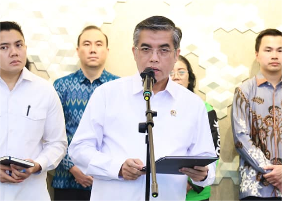 Menaker Tegaskan THR Tak Bisa Dicicil, Wajib Dibayar Penuh