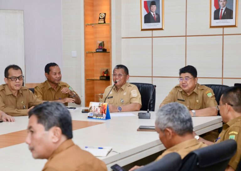 Sekda Batam Pimpin Rapat Prognosis 2027, Target Pendapatan Rp5,2 Triliun