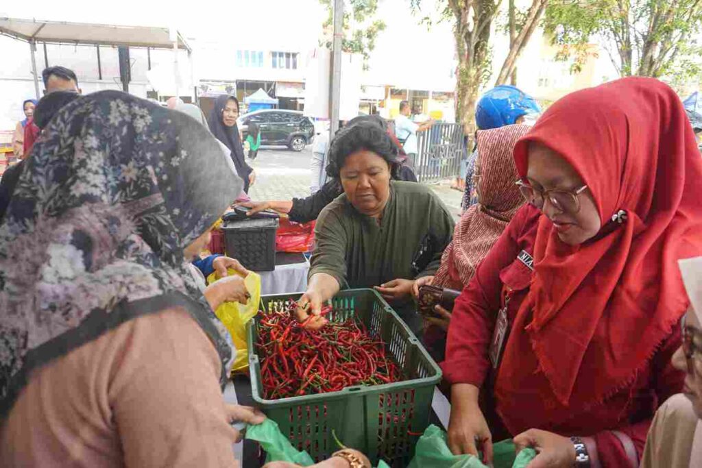SuasanaPasar Murah yang digelar Disdagin Tanjungpinang, pagi tadi. (ft kominfotpi)