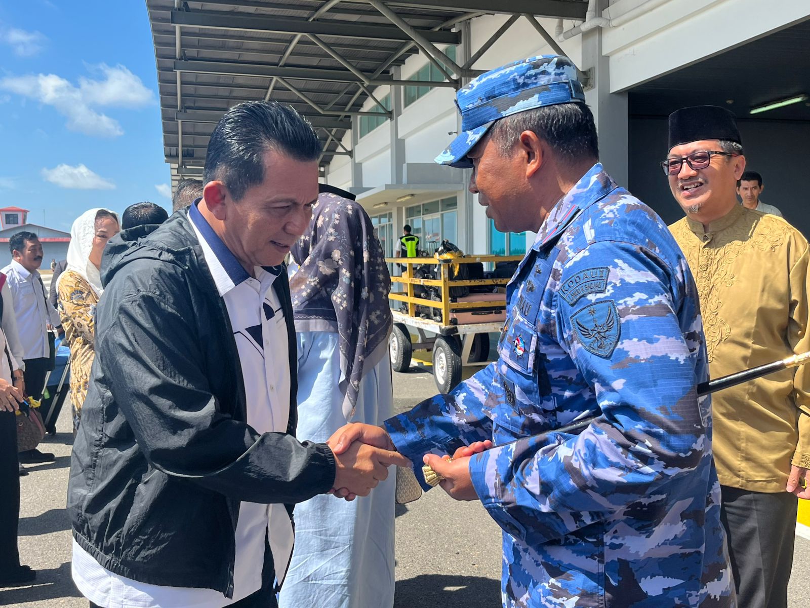 Danlanud RSA Sambut Kunker Gubernur Kepri di Natuna, Perkuat Silaturahmi Daerah