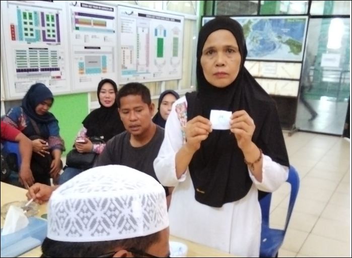 Suasana pengundian lapak pasar di Blok D Pasar Puan Maimun, kemarin. (ft enol)