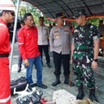 Dandim satejau kesiapan personel ad perlegkapannya saat menghadapi Karhutla di Inhil. (ft muhamad)