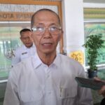 Wako Batam Amsakar langsung bekerja meski cutinya belum selesai. (ft qori)