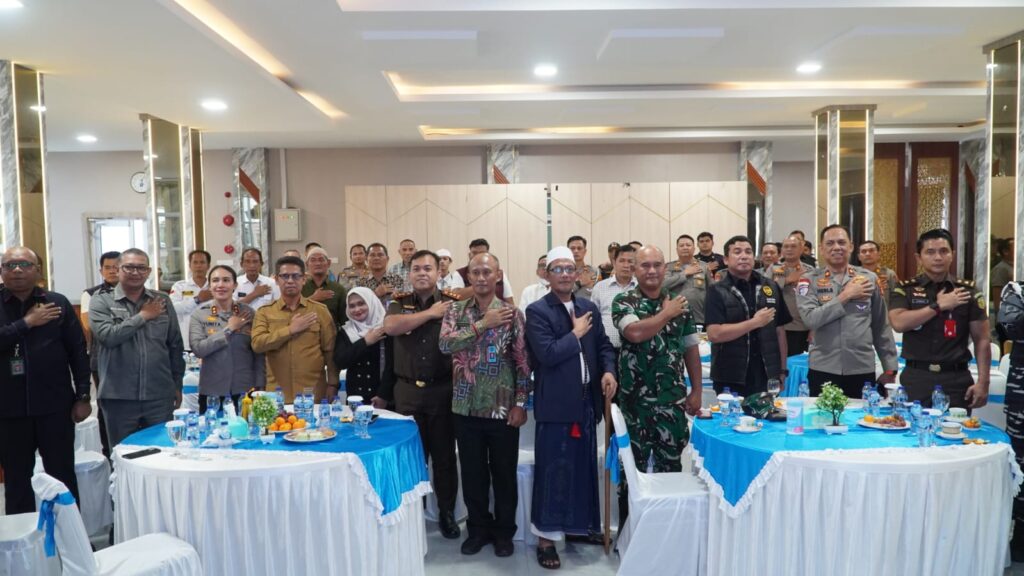Suasana deklarasi anti narkoba di tempat hiburan malam di Karimun yang digelar di Mapolres Karimun, pagi tadi. (ft humaspolreskarimun)