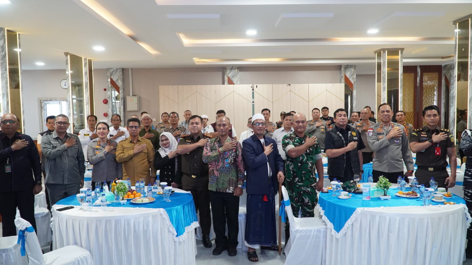 Suasana deklarasi anti narkoba di tempat hiburan malam di Karimun yang digelar di Mapolres Karimun, pagi tadi. (ft humaspolreskarimun)