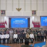 Bupati Karimun bersama kepala daerah saat mengikuti acara pengukuhan bersama tanggap berncana di Jakarta, kemarin. (ft diskominfokarimun)